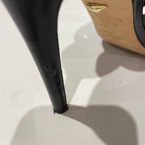Diane von Furstenberg black leather heels - Picture 6 of 9